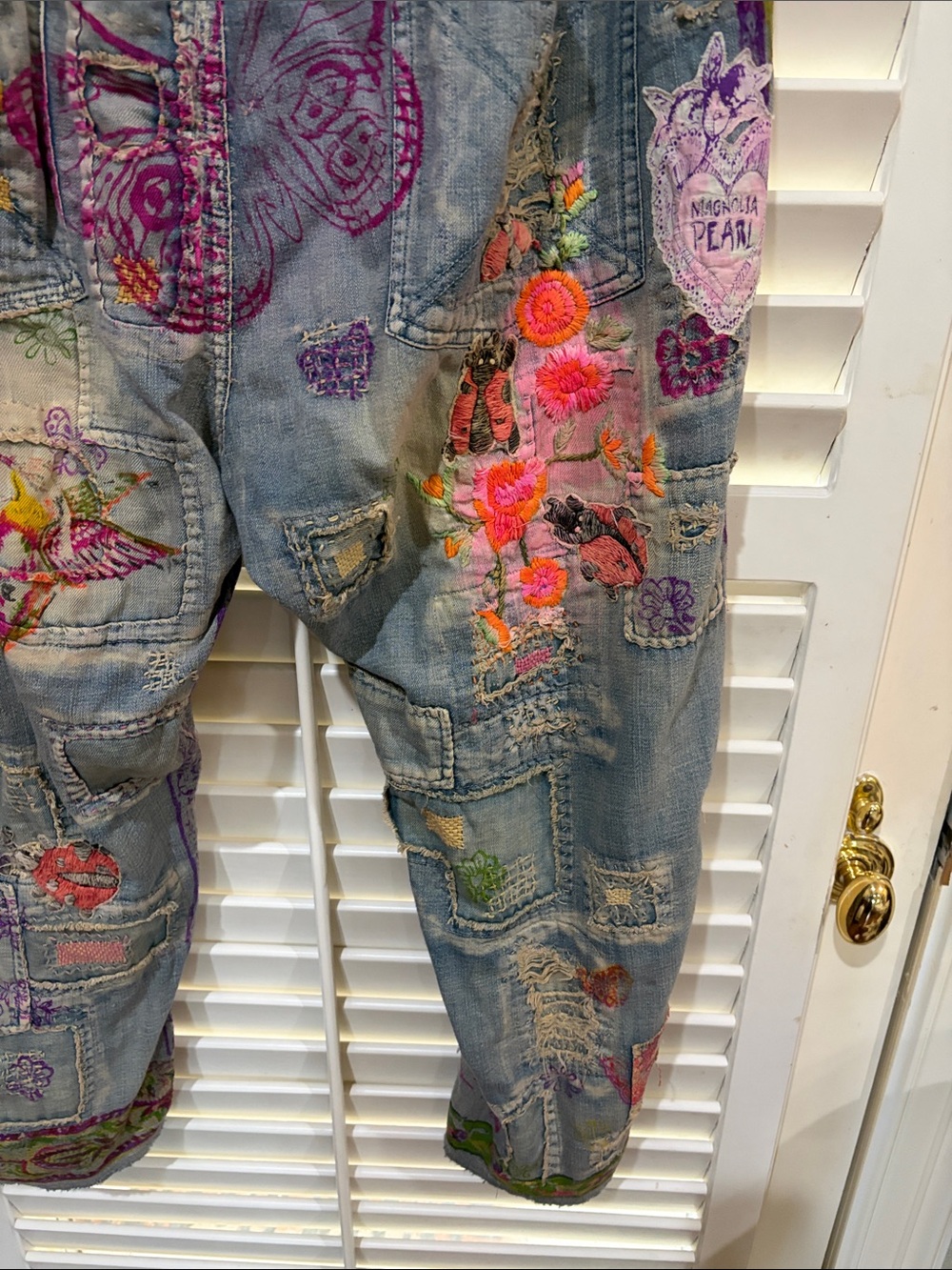 Magnolia Pearl Embroidered Denim Jeans with Floral and Other Cool Accents! NWT - Picture 6 of 9